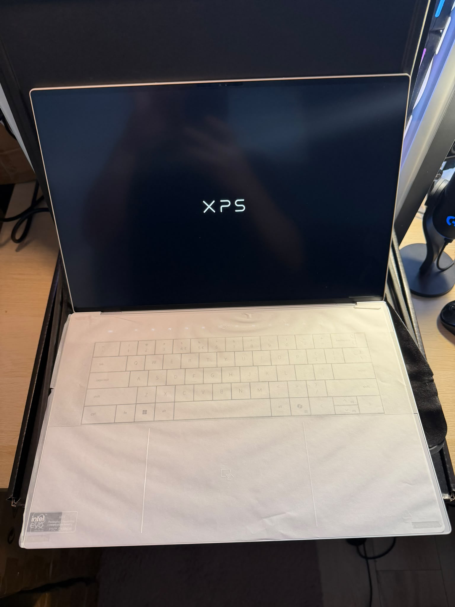 Laptop Dell XPS 9640 cu procesor Intel® Core™ Ultra 7 155H pana la 4.8GHz, 16.3", Full HD+, 32GB, LPDDR5X, 1TB SSD, NVIDIA® Geforce RTX™ 4060 with 8GB GDDR6, Windows 11 Pro, Silver - imagine 19